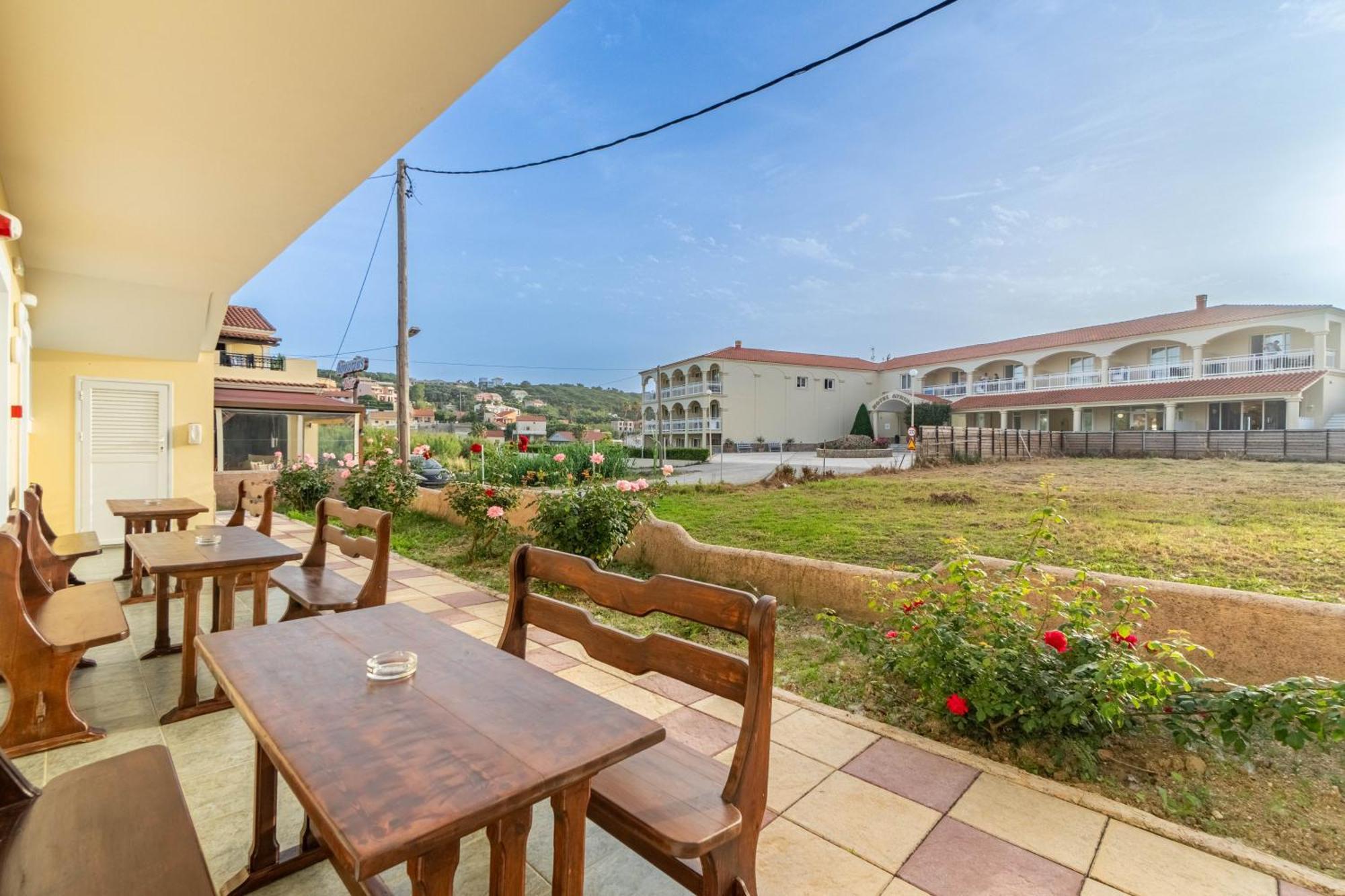 Kosmos St7 In Agios Stefanos Apartment