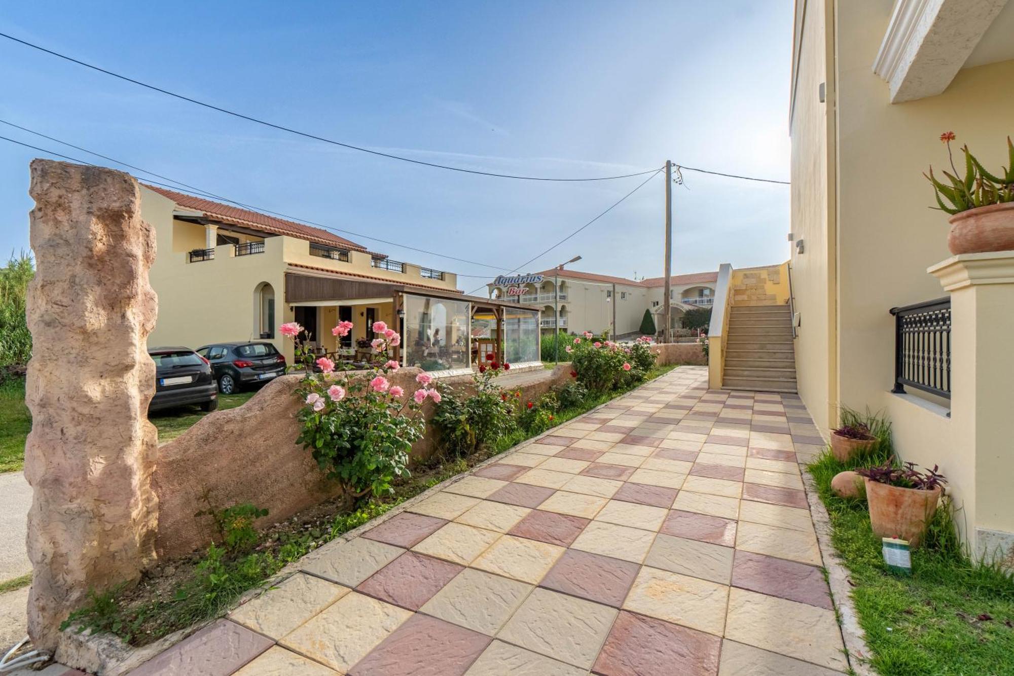 Kosmos St7 In Agios Stefanos Apartment