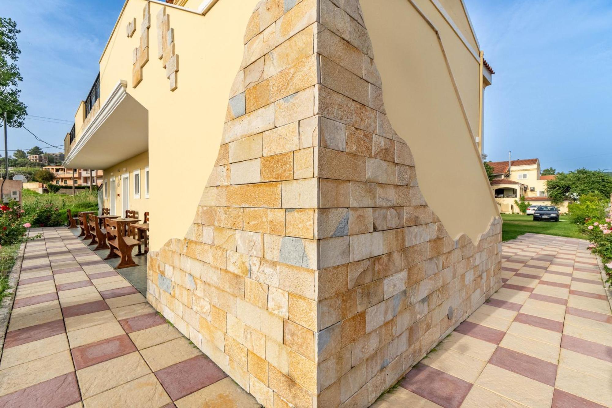 Kosmos St7 In Agios Stefanos Apartment